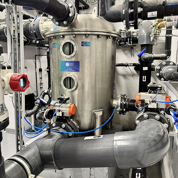 akár extrém kis helyre is beépíthető INOX jetwash perlit szűrő