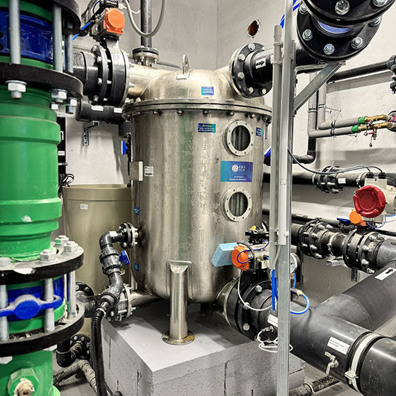 50+ év élettartamot biztosító saválló acél házzal rendelkező INOX jetwash perlit szűrő
